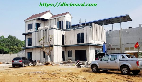 Xây nhà giá rẻ, siêu tiết kiệm bằng tấm bê tông khí chưng áp ALC
